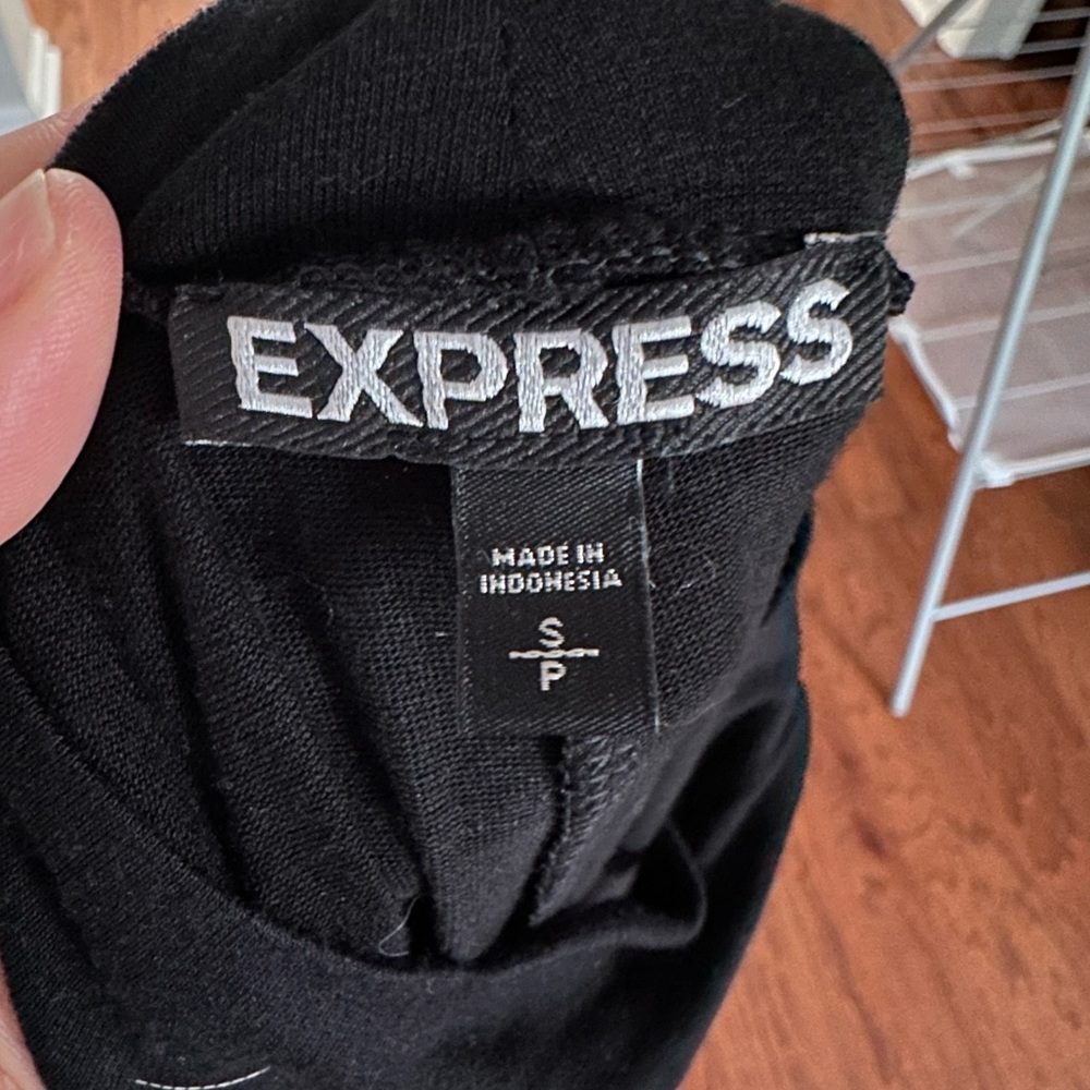 Express LBD - Picture 4 of 4
